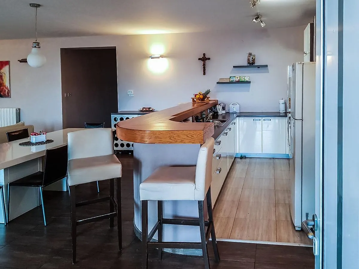 Villa Ljubica Pakoštane 4*,